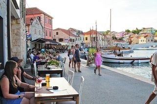 Majitelka restaurace v Chorvatsku řekla, podle čeho pozná Čechy: Radost z jejich návštěvy nemá - Médium.cz